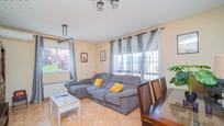 Sala d'estar de Casa o xalet en venda en Villamantilla amb Aire condicionat, Calefacció i Jardí privat