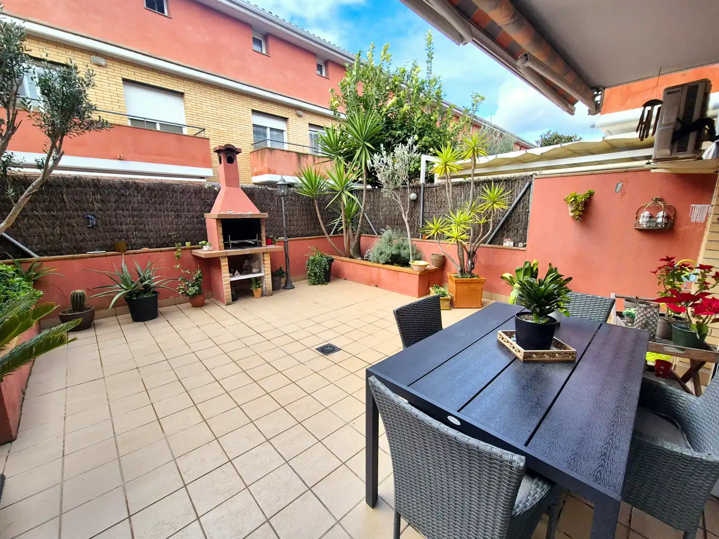 Terraza de Casa adosada en venta en Malgrat de Mar con Aire acondicionado, Calefacción y Jardín privado