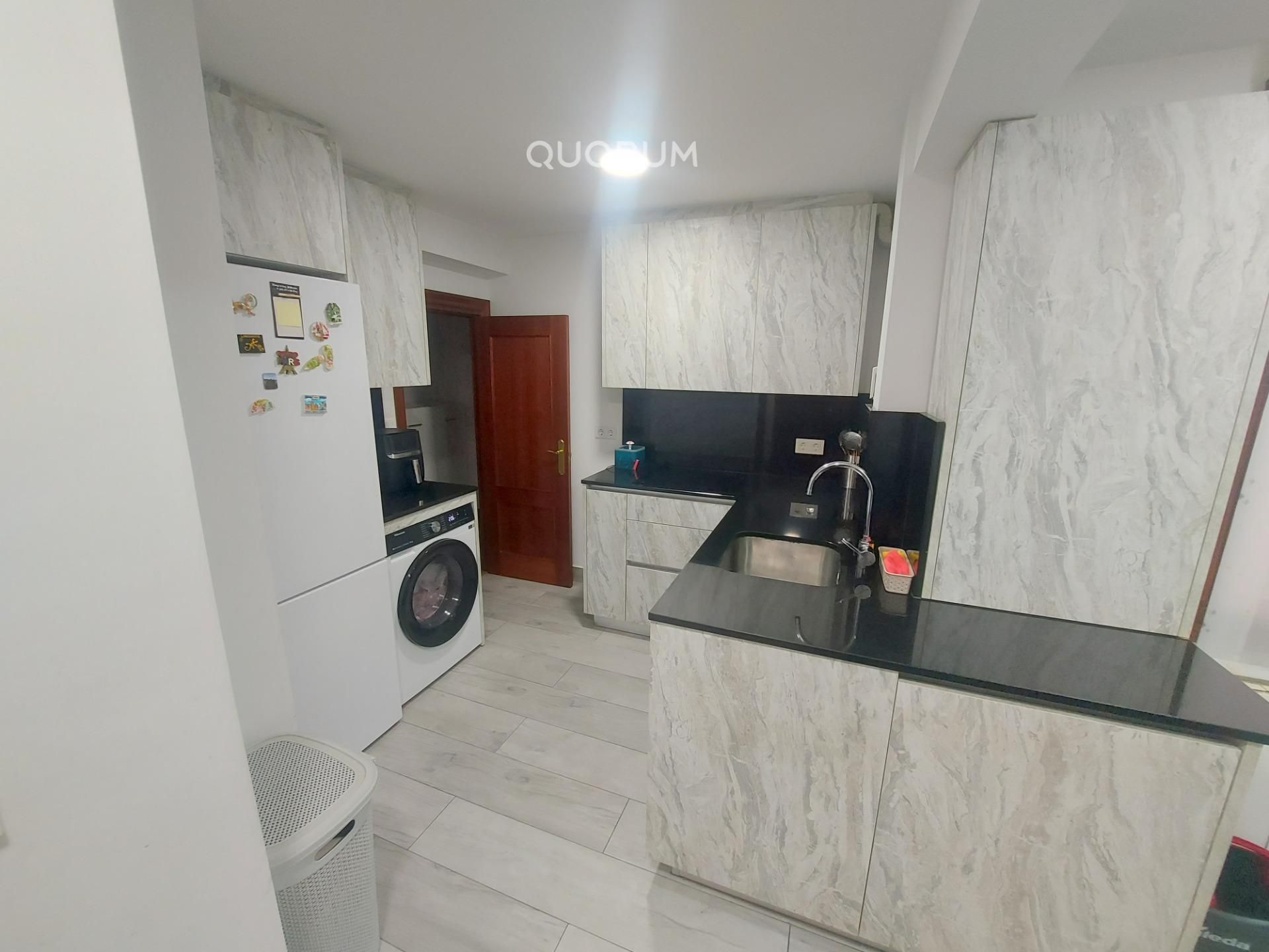 Cuina de Pis en venda en Bilbao  amb Calefacció i Balcó