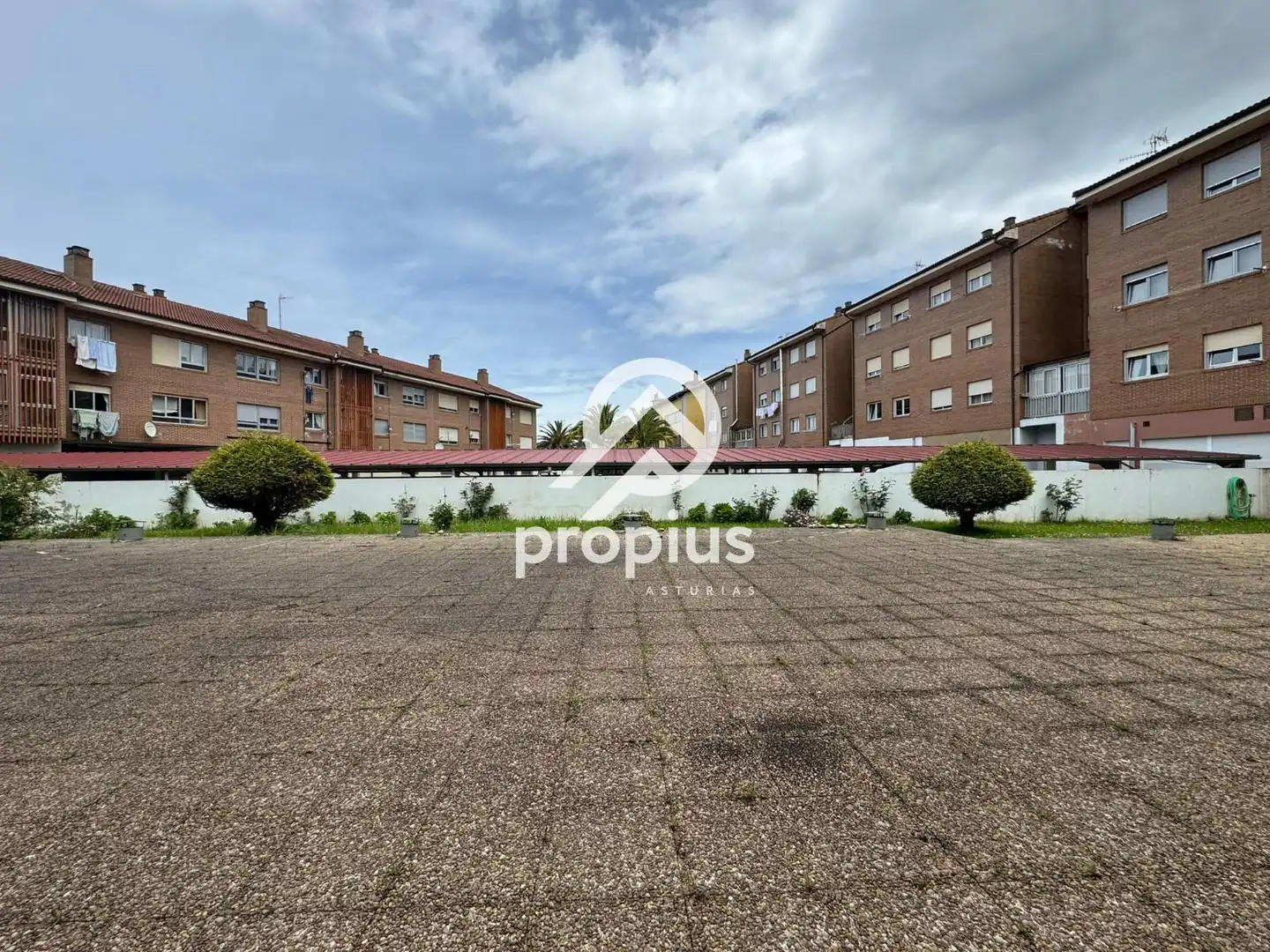 Parkplatz von Maisonette zum Verkauf in Llanes mit Heizung und Möbliert