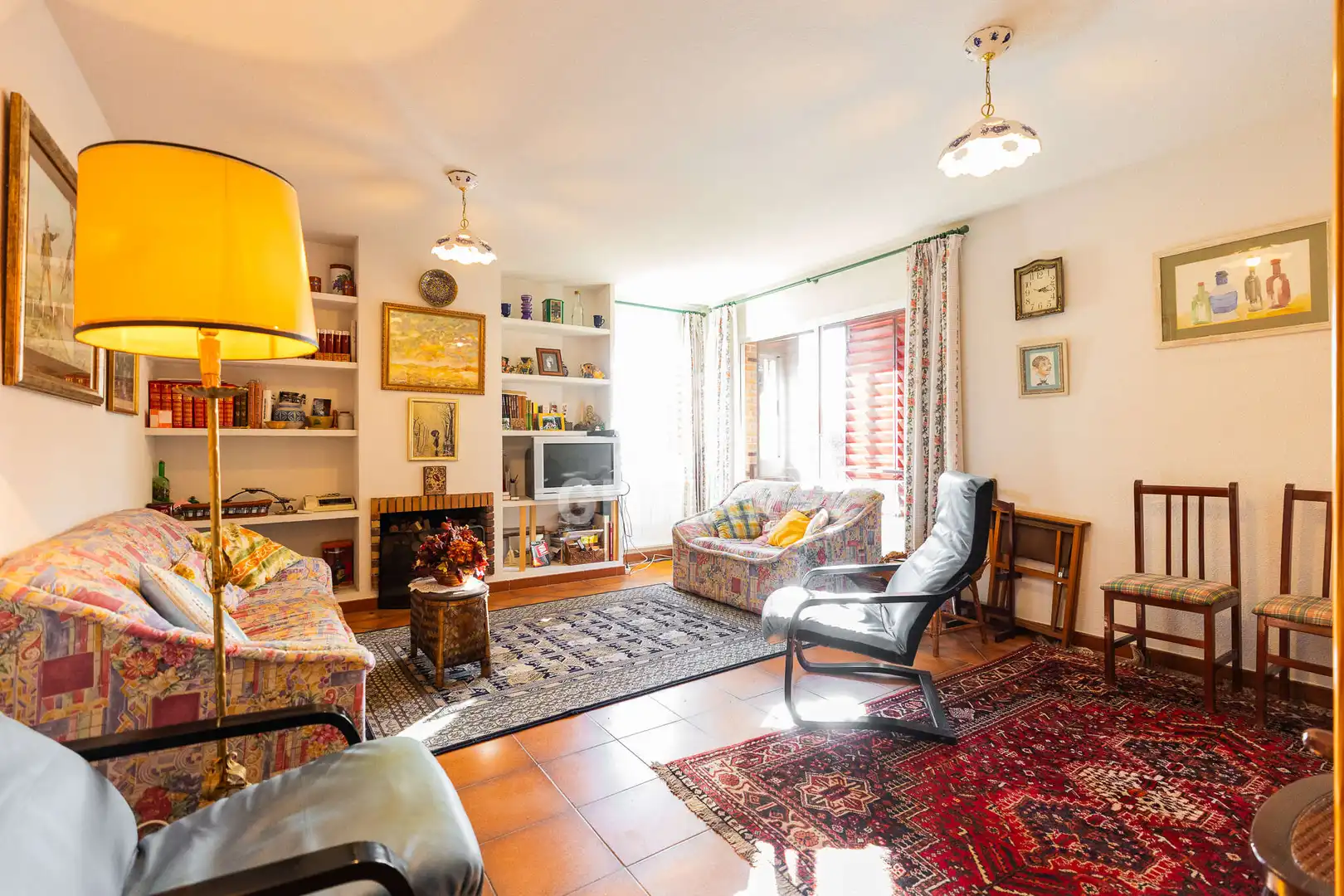 Sala de estar de Casa adosada en venta en Cercedilla con Calefacción, Jardín privado y Piscina