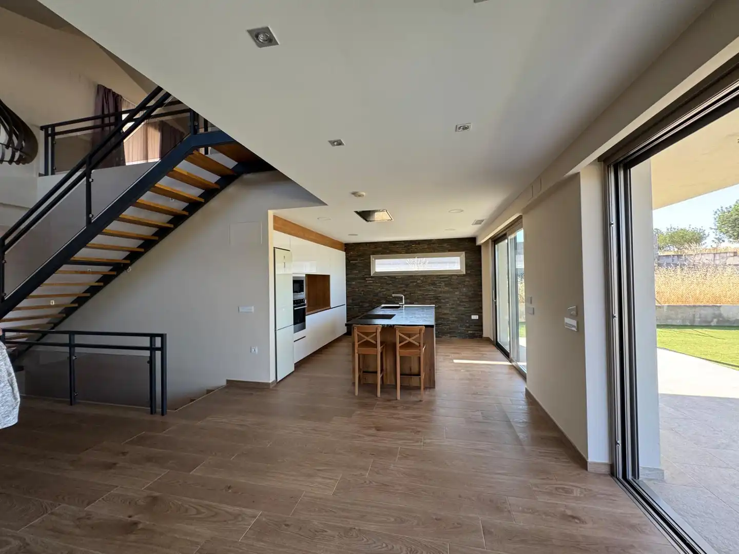 Kitchen of Houses for sale in La Pobla de Vallbona  with Air Conditioner, Private garden and Terrace