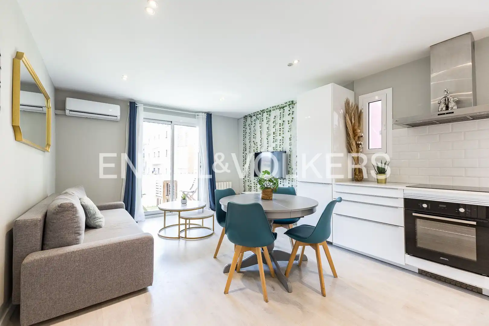 Wohnzimmer von Wohnung zum Verkauf in  Barcelona Capital mit Klimaanlage, Heizung und Terrasse