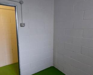 Box room for sale in N/A, Ceares