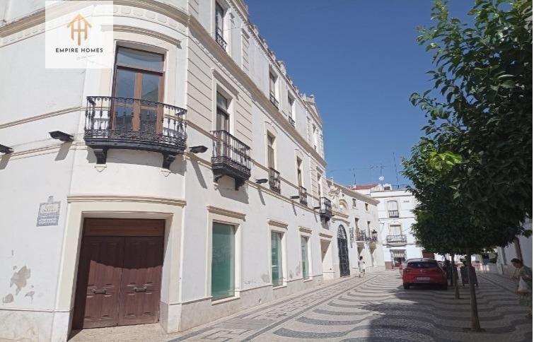 Vista exterior de Edifici en venda en Olivenza
