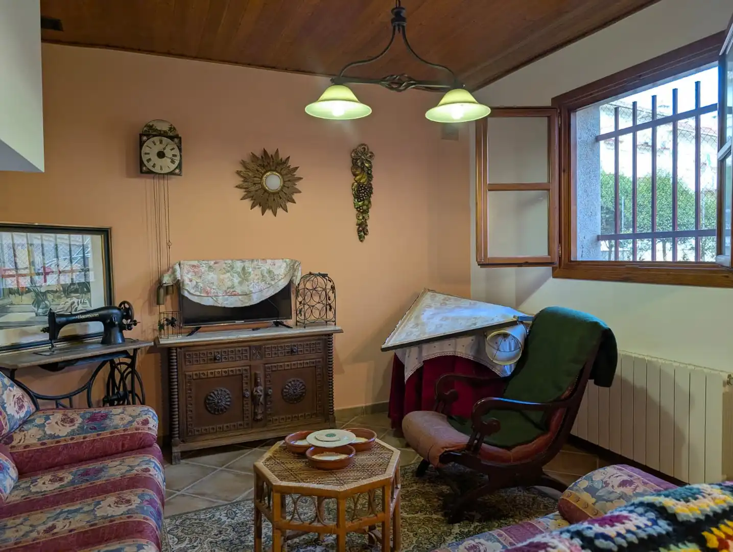 Sala d'estar de Apartament en venda en Ezcaray amb Calefacció, Traster i Moblat