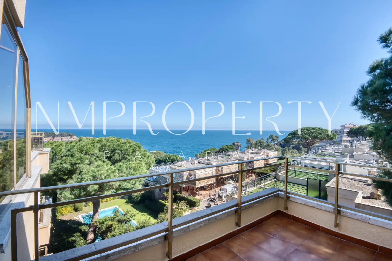 Vista exterior de Ático de alquiler en Sant Feliu de Guíxols con Aire acondicionado, Terraza y Piscina