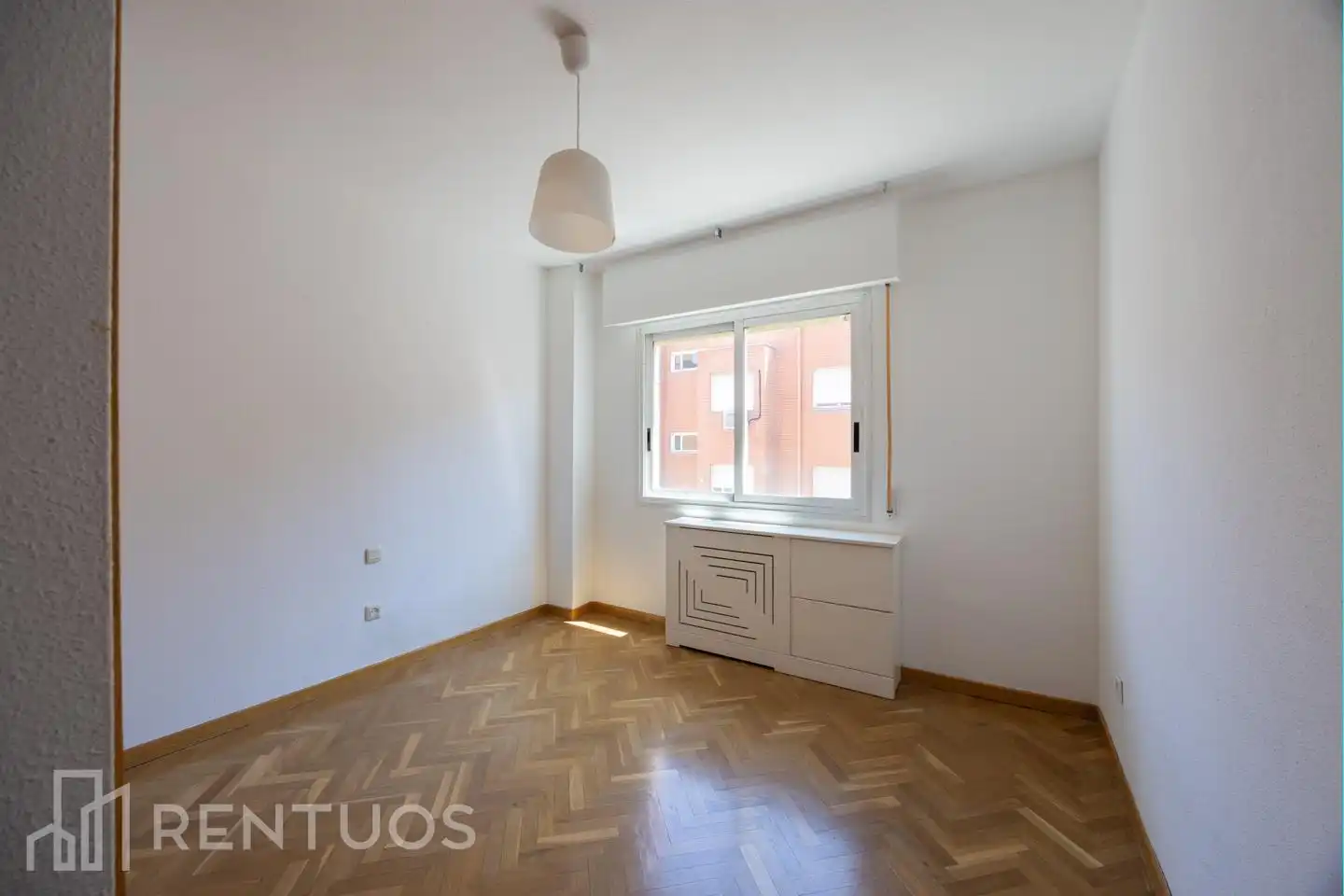 Bedroom of Flat for rent in Madrid  with Air Conditioner, Heating and Parquet flooring