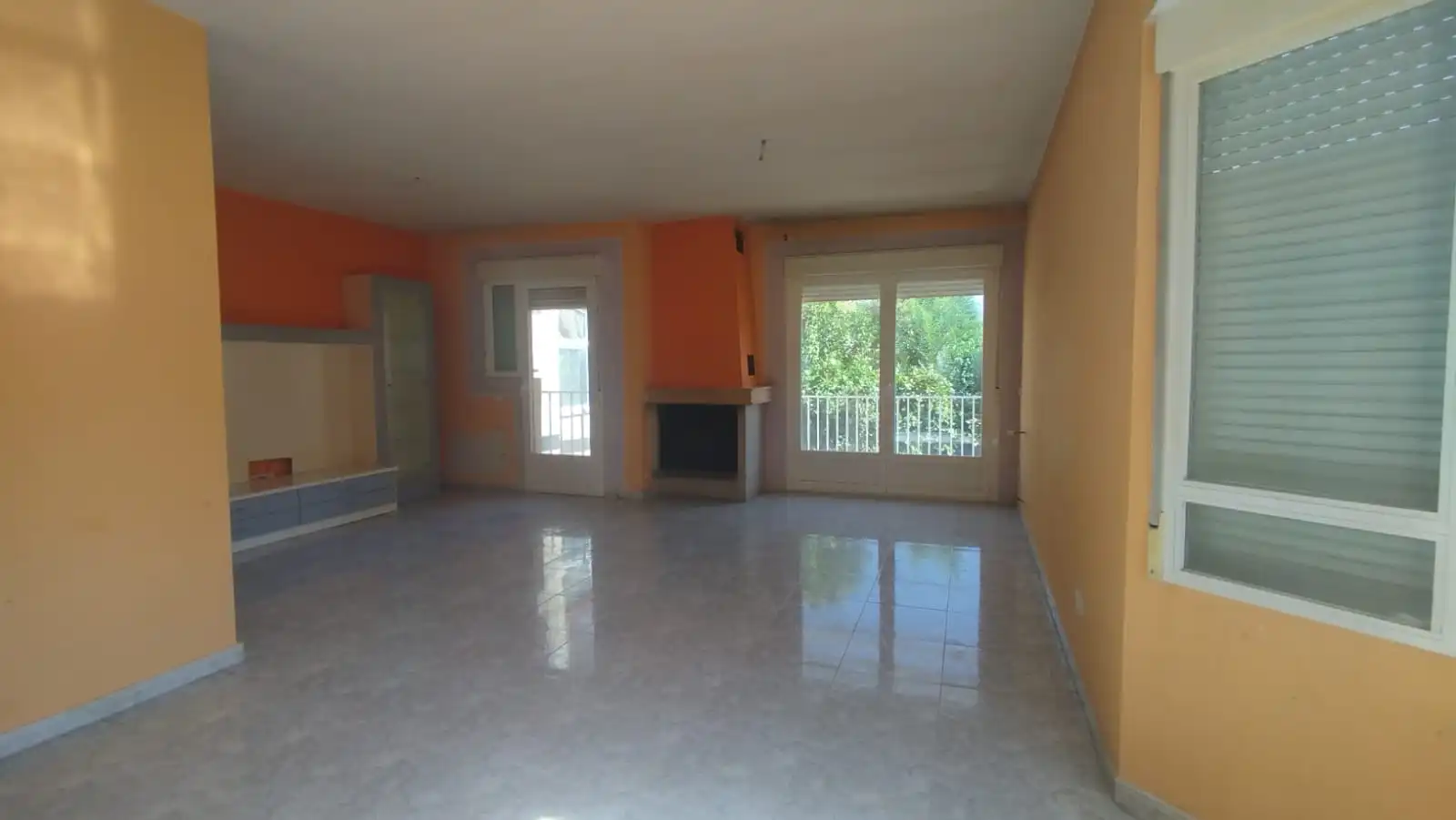 Sala d'estar de Casa adosada en venda en Uceda amb Calefacció, Jardí privat i Parquet