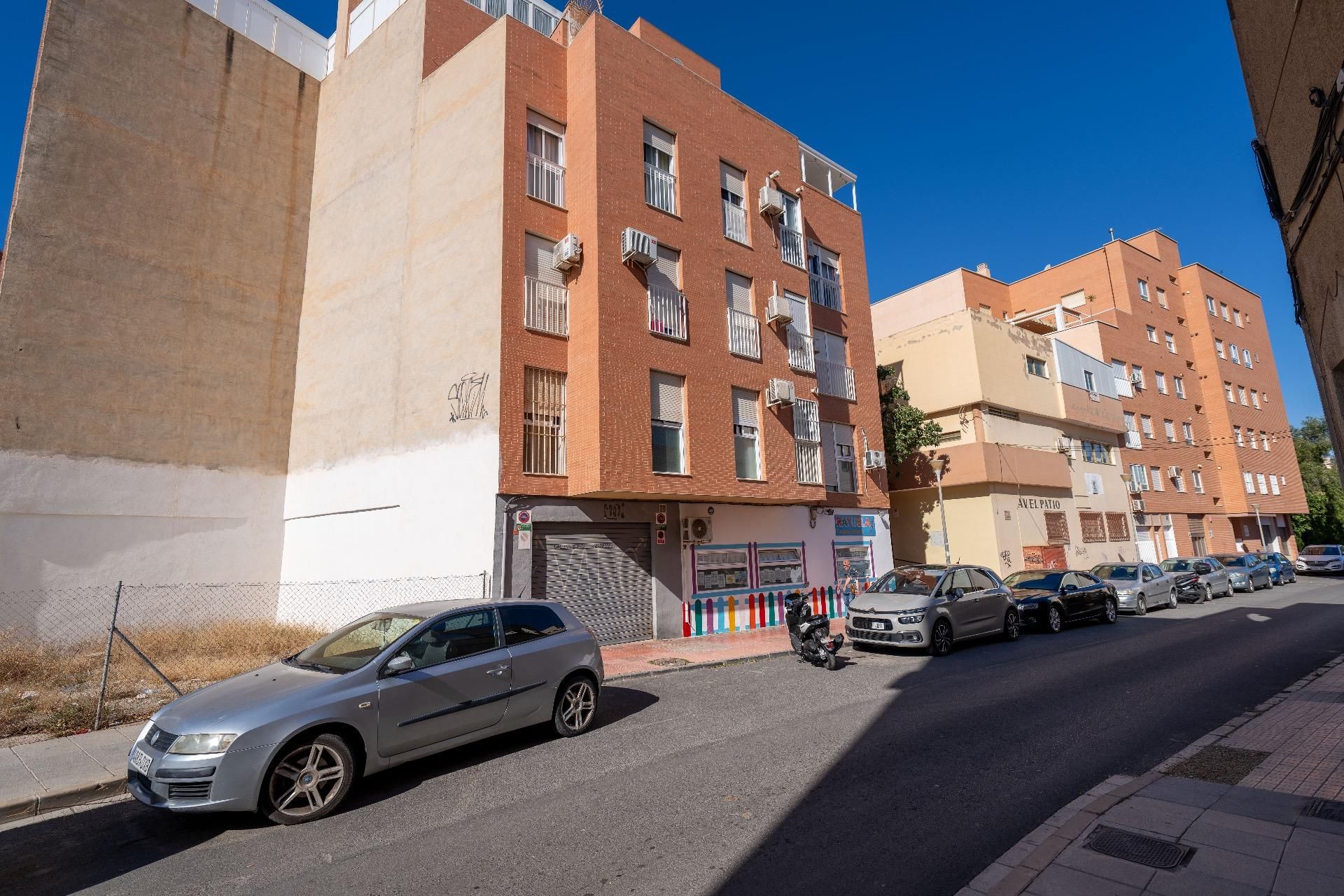 Vista exterior de Pis en venda en  Almería Capital amb Aire condicionat i Calefacció