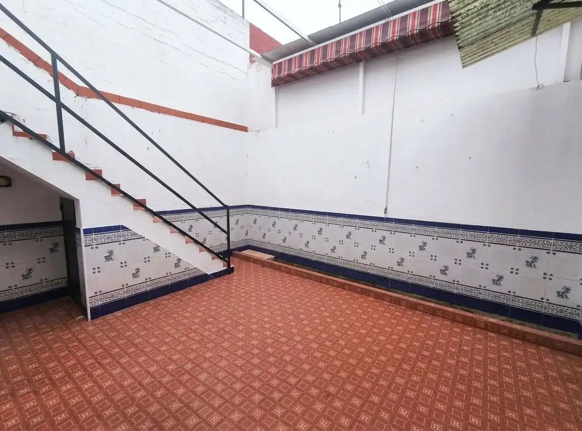 Casa adosada en venta en Benacazón con Aire acondicionado y Amueblado