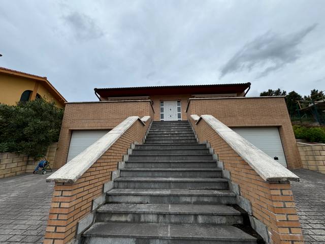 Casa adosada en Alquiler en Muskiz