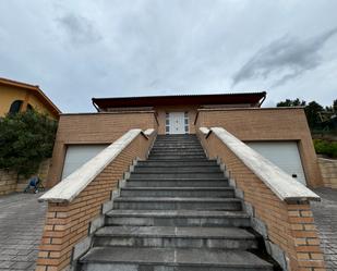 Vista exterior de Casa adosada de lloguer en Muskiz amb Terrassa