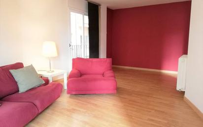 Living room of Flat for sale in Girona Capital  with Heating, Parquet flooring and Balcony