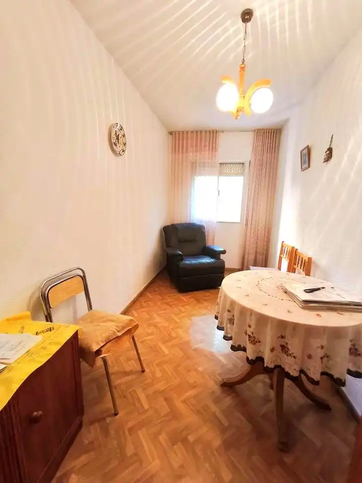Comedor de Piso en venta en Madrid con Calefacción, Parquet y Terraza