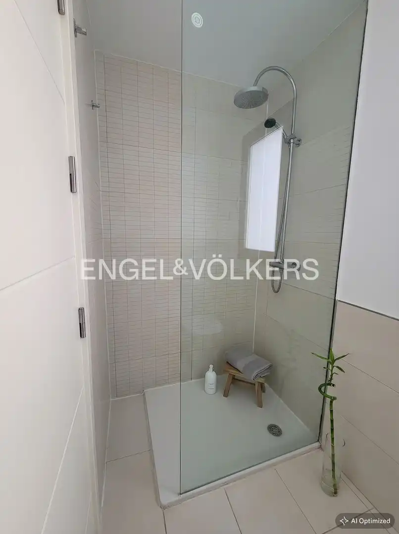 Baño de Piso en venta en Madrid con Calefacción y Piscina