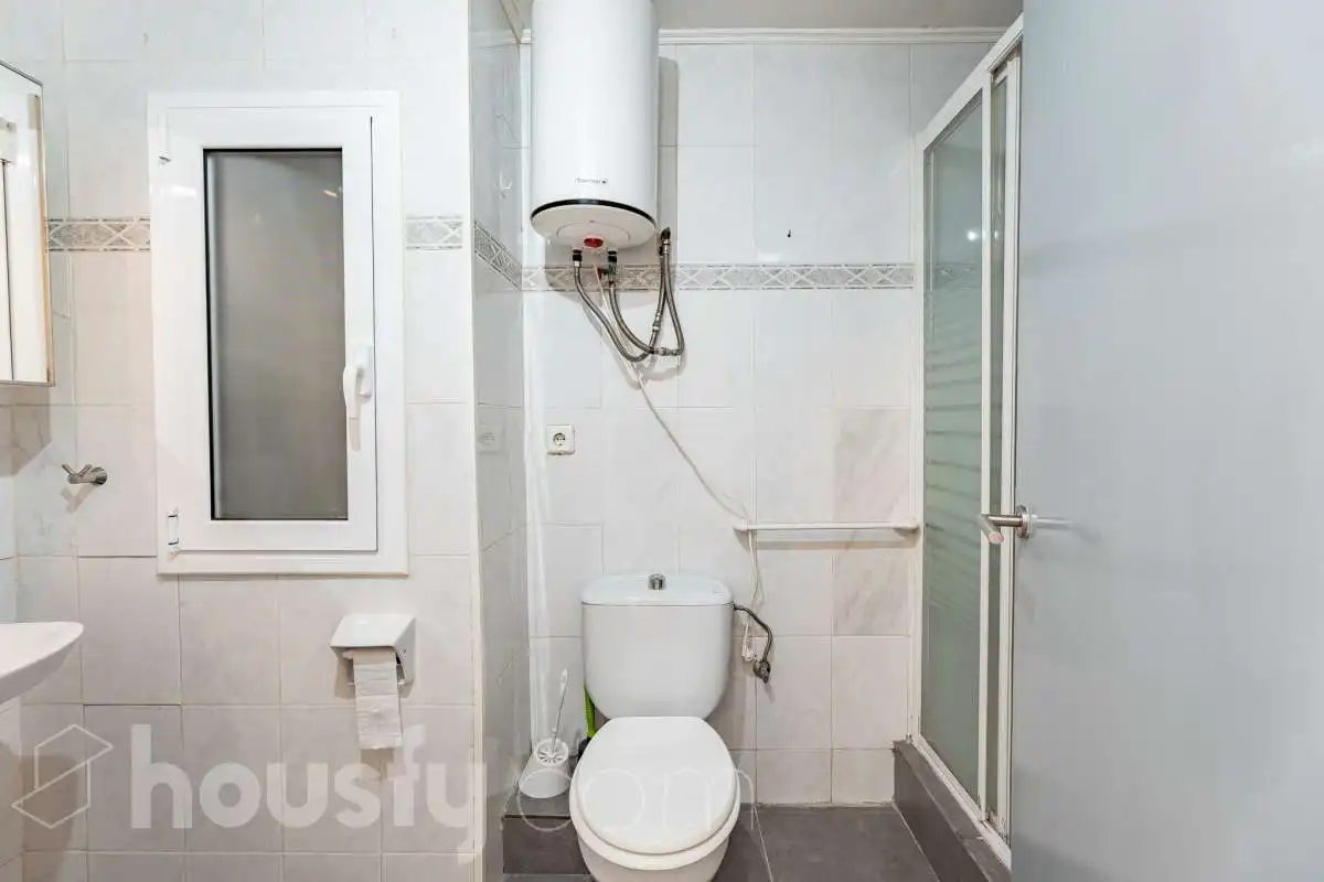 Bany de Pis en venda en Sitges amb Jardí privat, Parquet i Traster