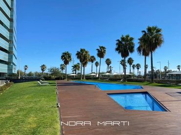 Pis amb piscina en venda a Sant Martí