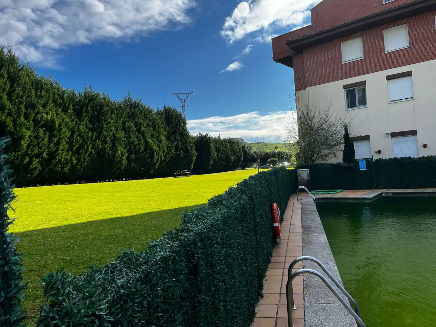 Jardín de Piso en venta en Entrambasaguas con Calefacción, Jardín privado y Amueblado