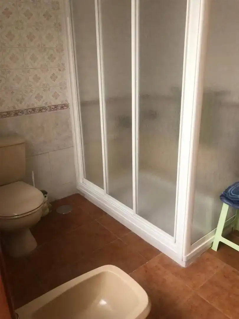 Baño de Piso en venta en Sevilleja de la Jara con Jardín privado, Parquet y Trastero