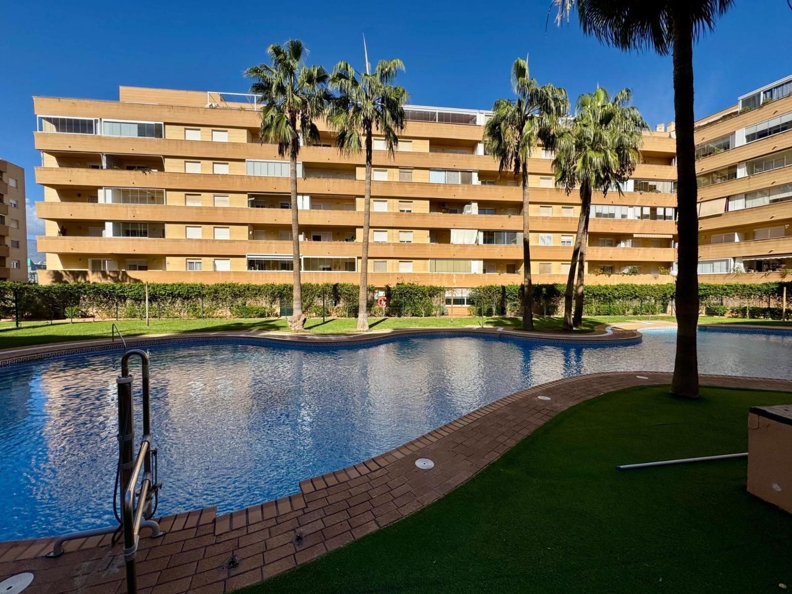 Piscina de Planta baixa en venda en Roquetas de Mar amb Jardí privat, Terrassa i Moblat