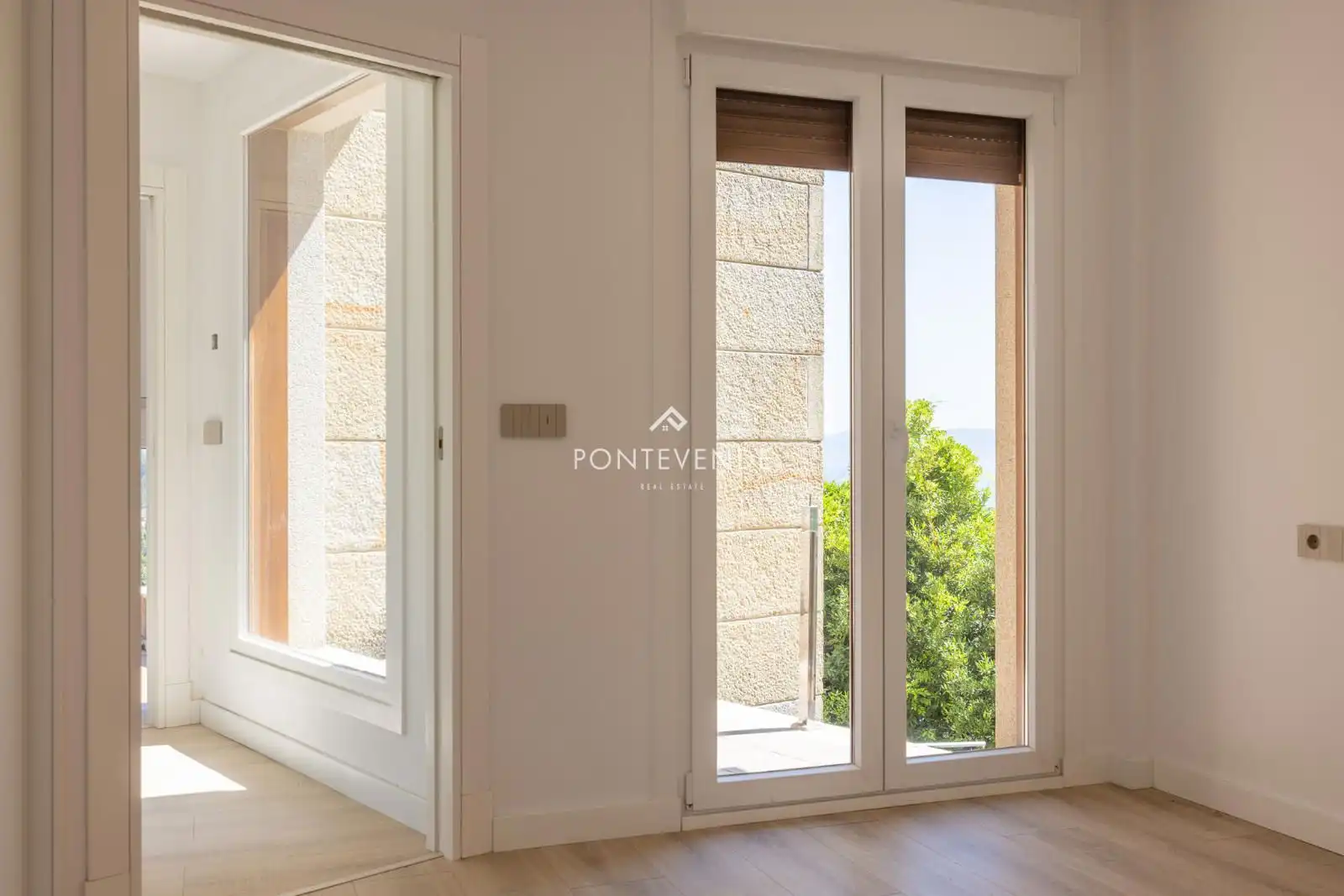 Bedroom of Houses for sale in Sanxenxo  with Private garden, Parquet flooring and Terrace