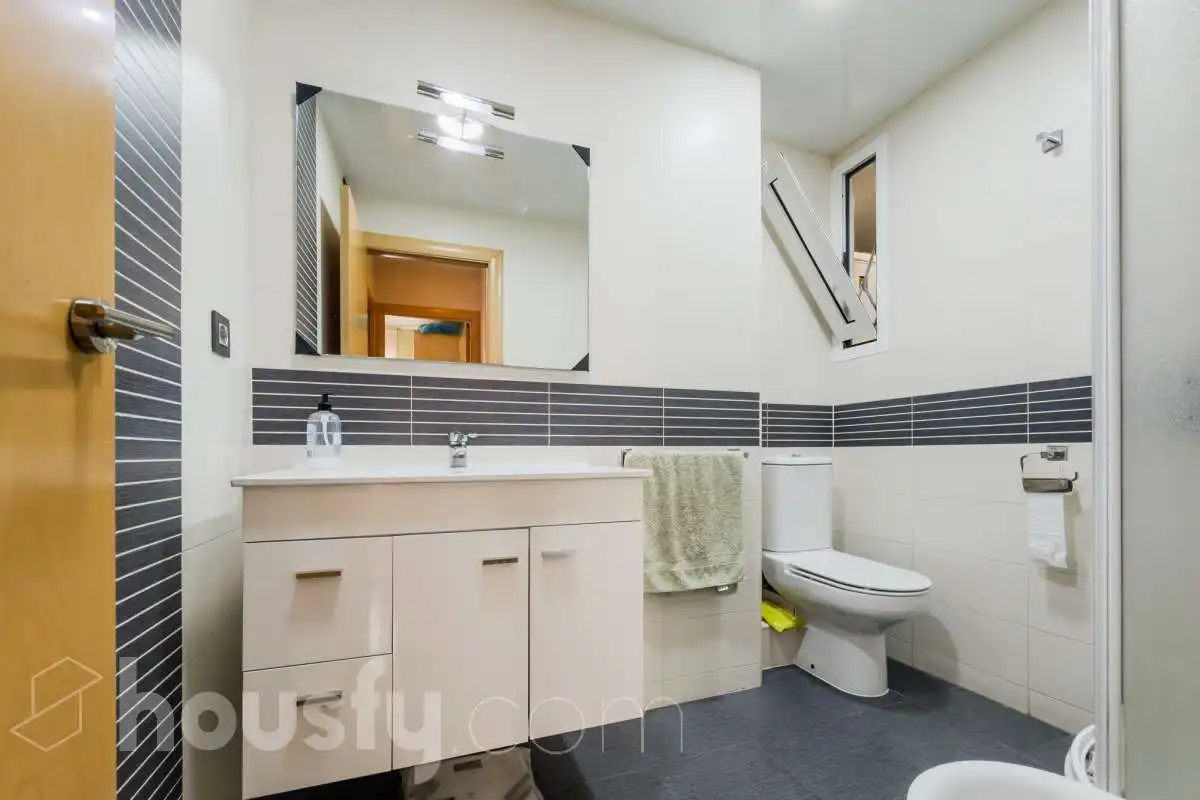 Baño de Piso en venta en Sant Adrià de Besòs con Amueblado y Balcón