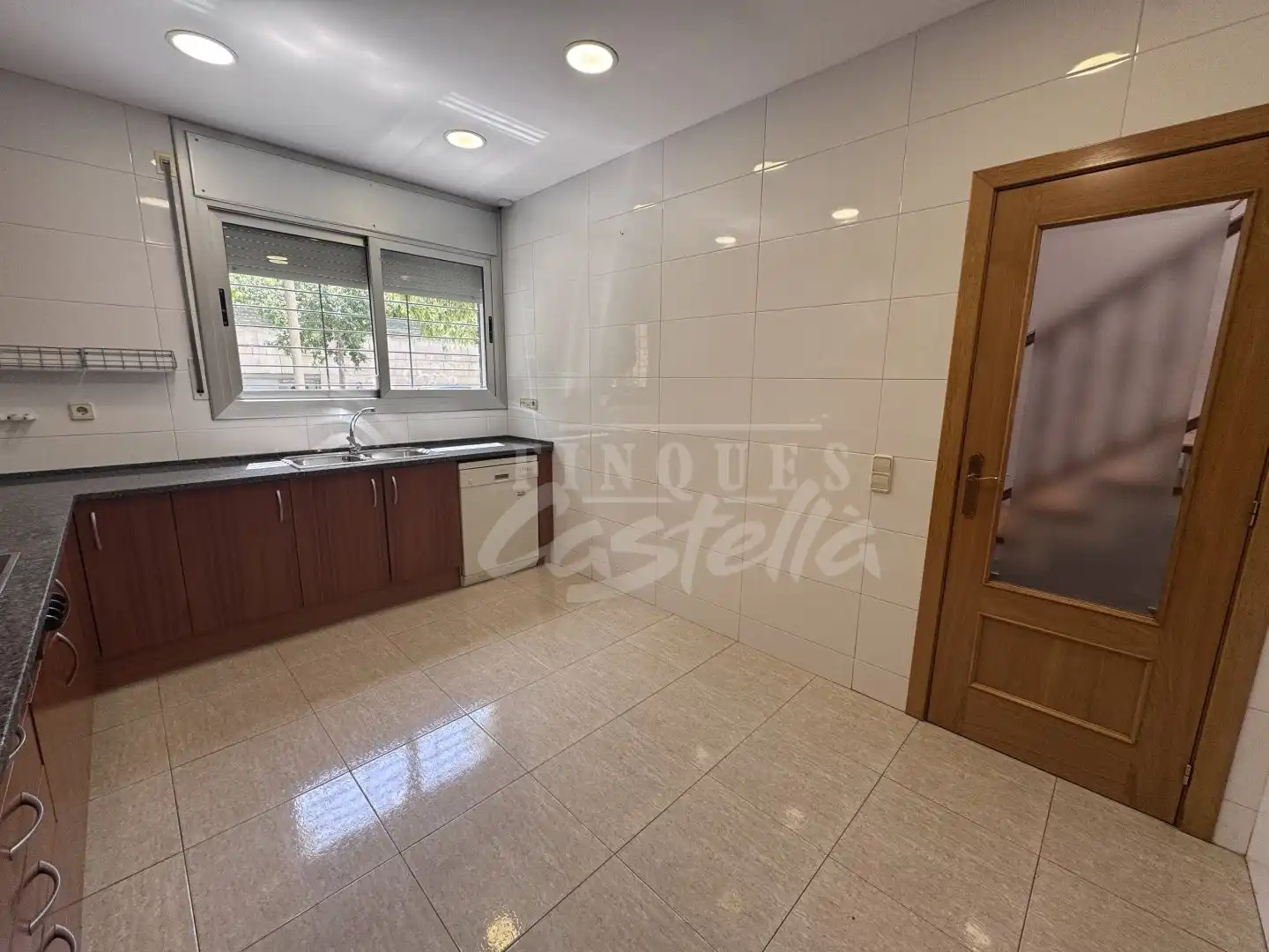Cuina de Casa o xalet en venda en Mataró amb Aire condicionat, Terrassa i Balcó