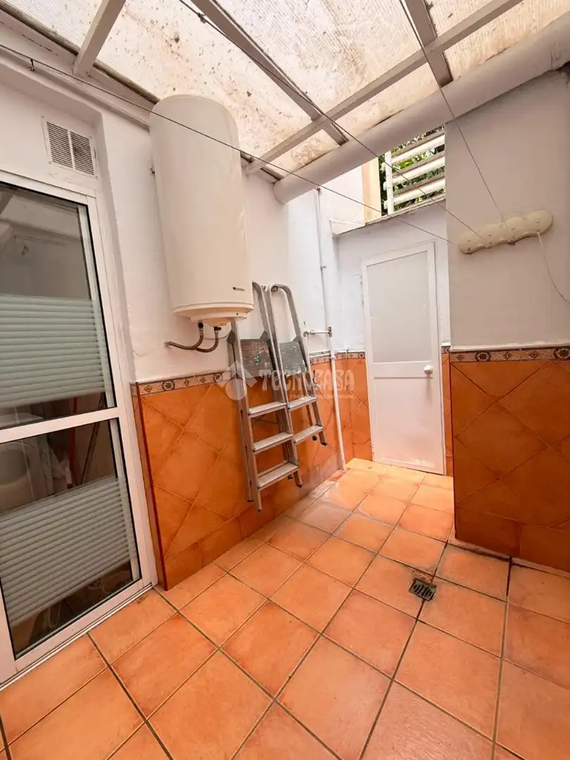 Vista exterior de Pis en venda en Alcalá de Guadaira amb Aire condicionat, Traster i Piscina comunitària