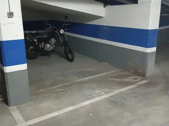 Motorradstellplatz zur Miete in Carrer Doctor Pasteur 15