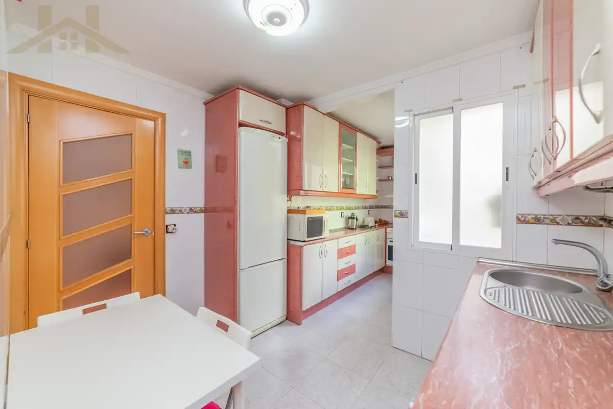Küche von Wohnung zum Verkauf in Pinto mit Klimaanlage, Heizung und Terrasse