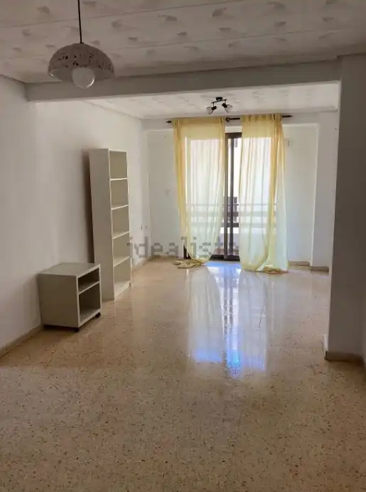 Sala de estar de Piso de alquiler en El Puig de Santa Maria con Horno, Lavadora y Microondas