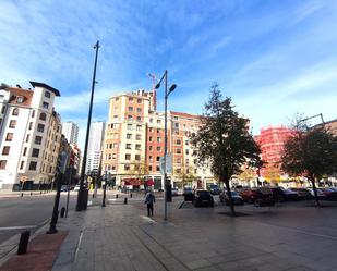 Vista exterior de Pis en venda en Bilbao  amb Calefacció, Terrassa i Balcó