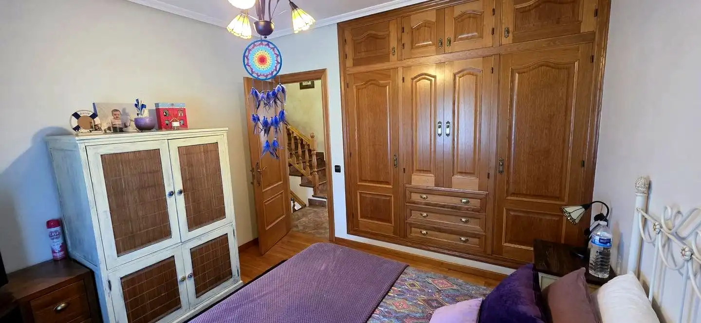 Bedroom of Houses for sale in Valdés - Luarca  with Heating, Private garden and Parquet flooring