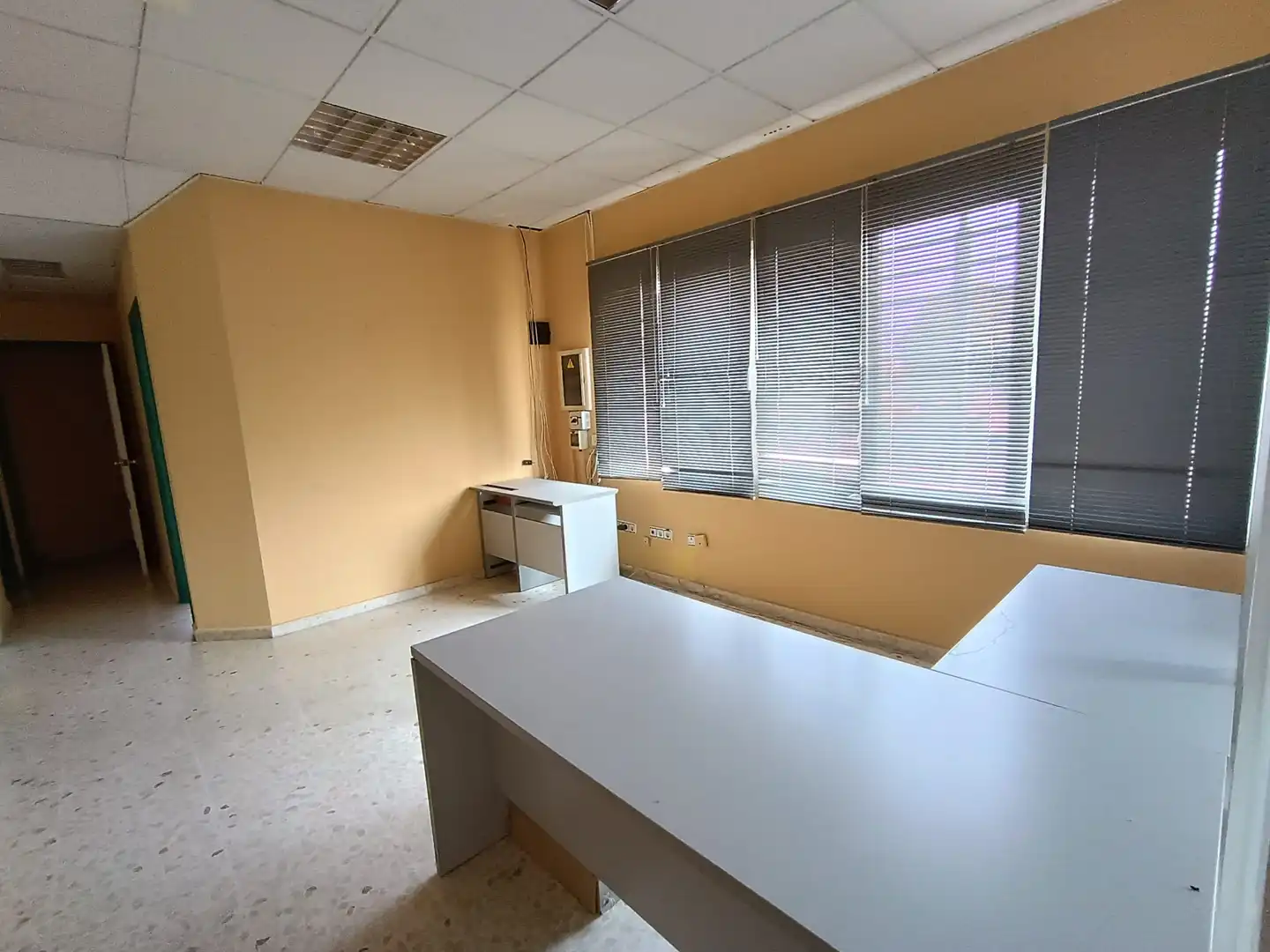 Nave industrial de alquiler en Carretera Sevilla-Cádiz, 556, La Hacienda - Nueva Andalucía