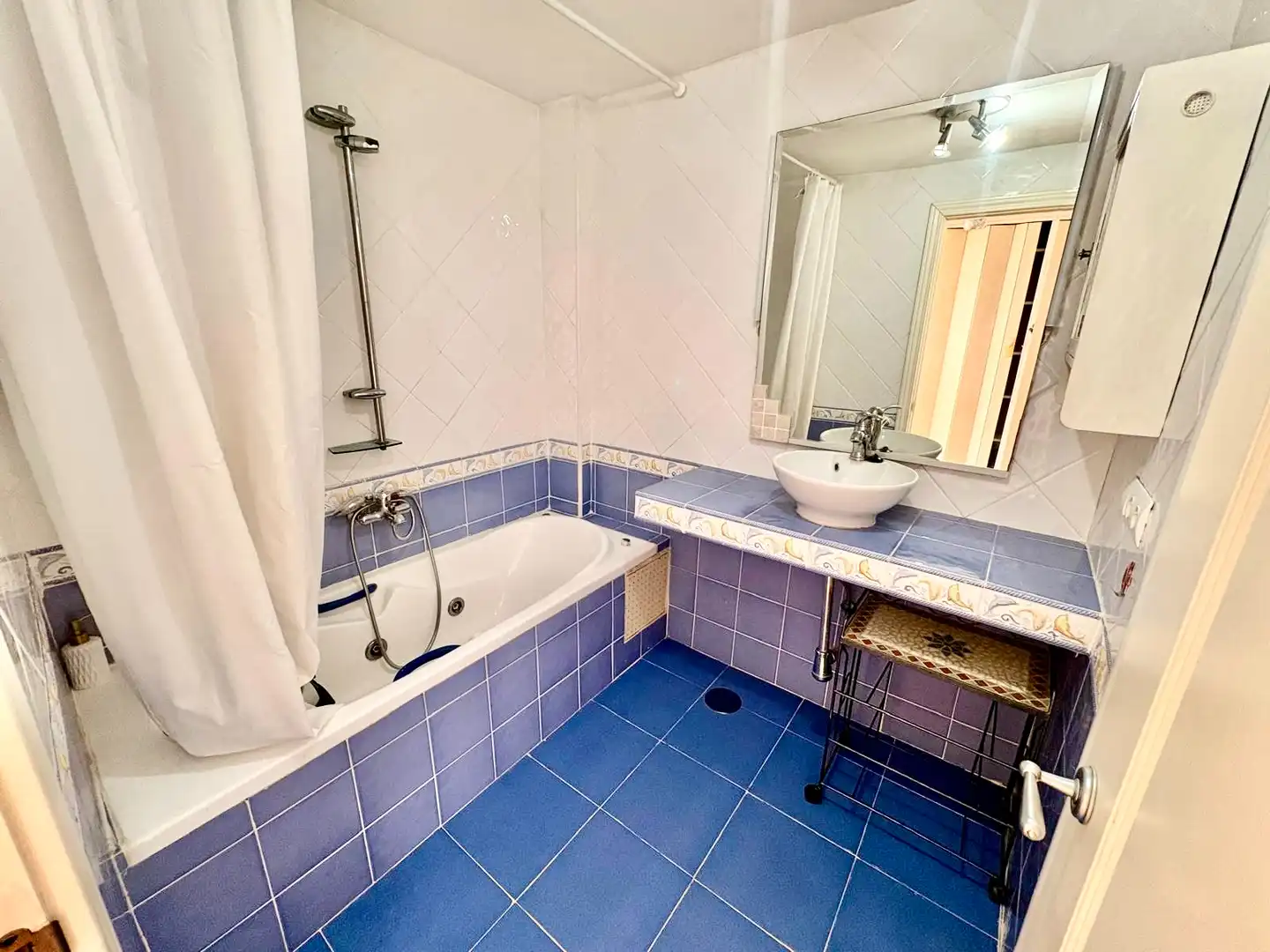 Badezimmer von Wohnung zum Verkauf in Alicante / Alacant mit Klimaanlage und Terrasse