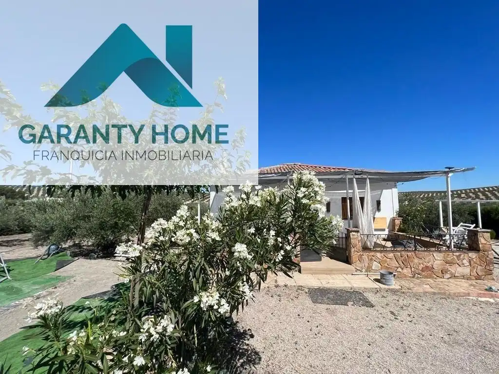 Vista exterior de Finca rústica en venta en Martos con Aire acondicionado, Calefacción y Jardín privado