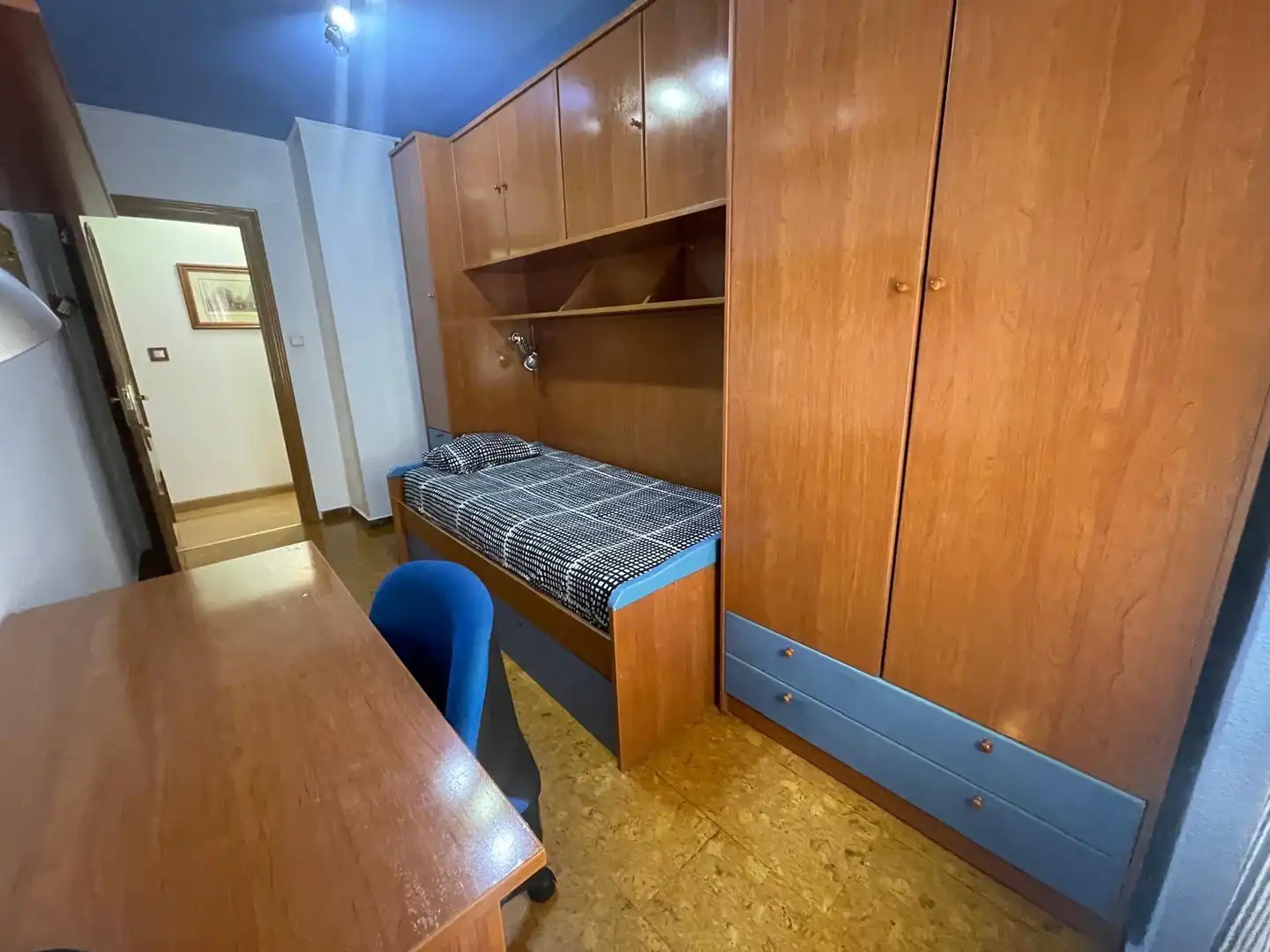 Habitación de Piso de alquiler en Granada con Aire acondicionado, Calefacción y Amueblado