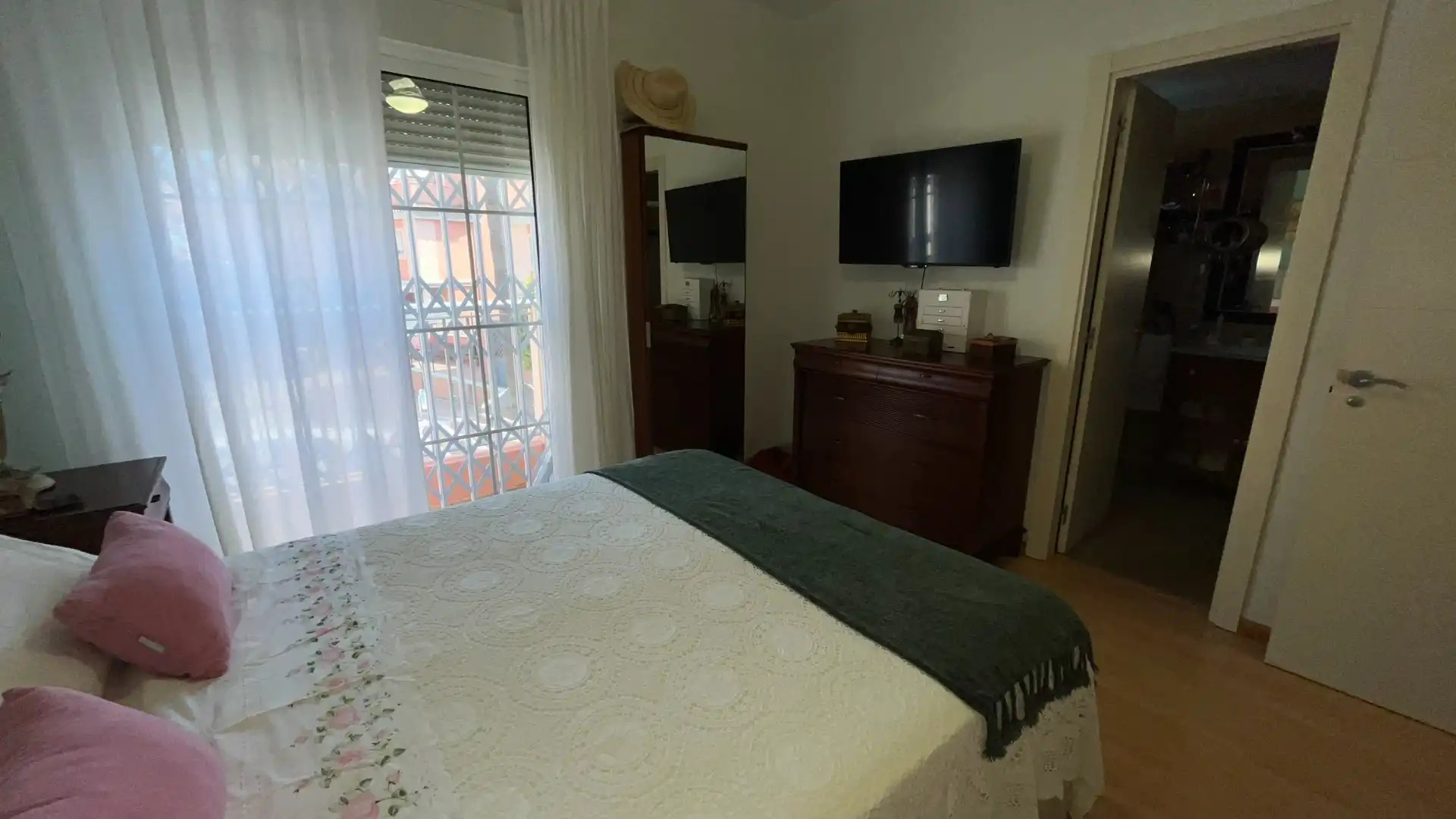 Dormitori de Casa adosada en venda en Málaga amb Aire condicionat, Calefacció i Jardí privat