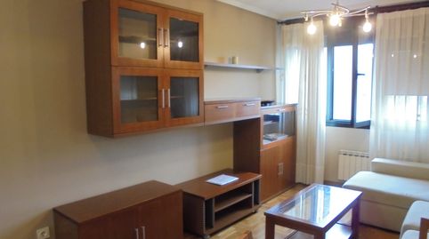 Foto 2 de Apartamento de alquiler en Jardín de Cantos - El Nodo, Avilés