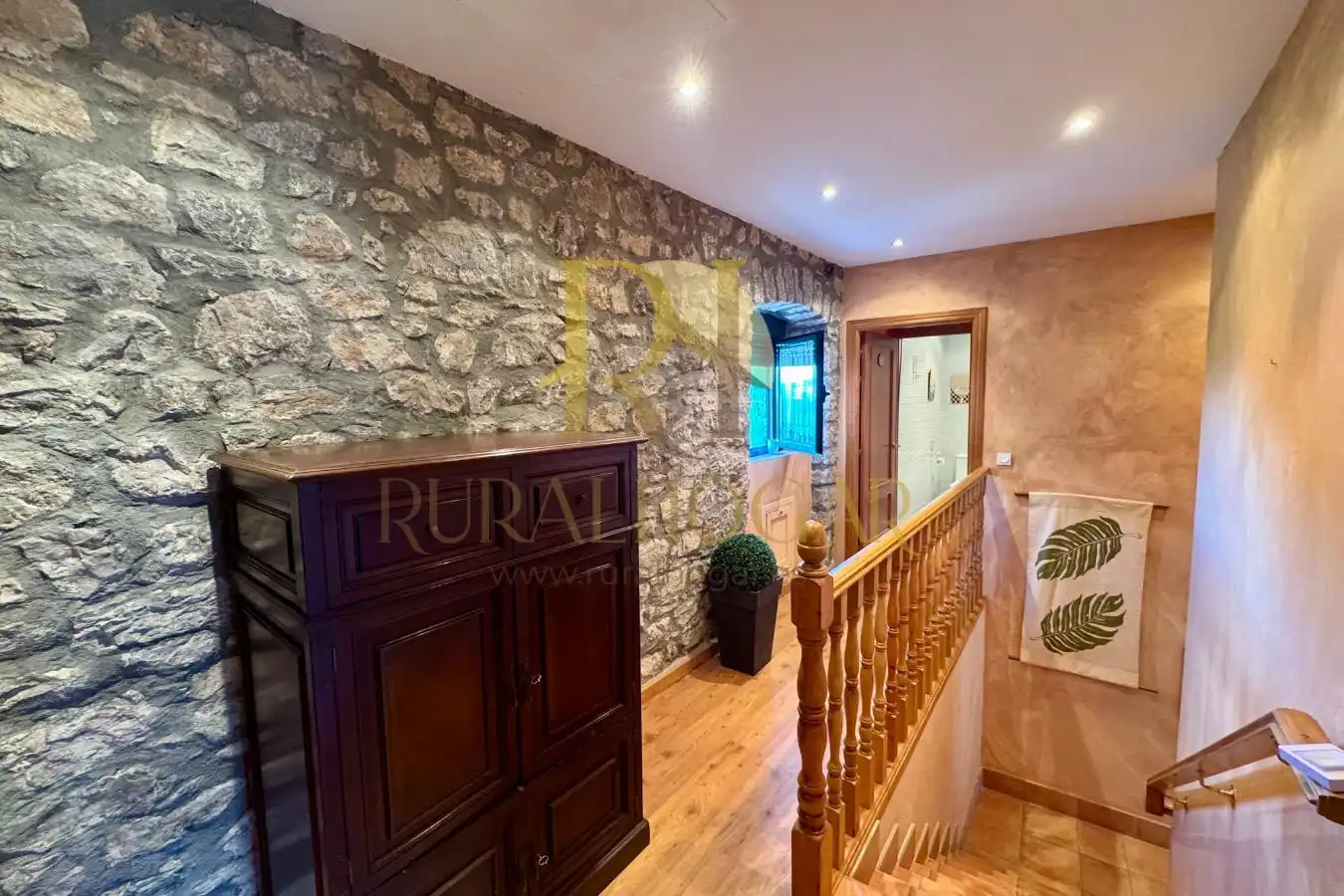 Detached homes for sale in Carretera Bayos, 1, Cabrillanes