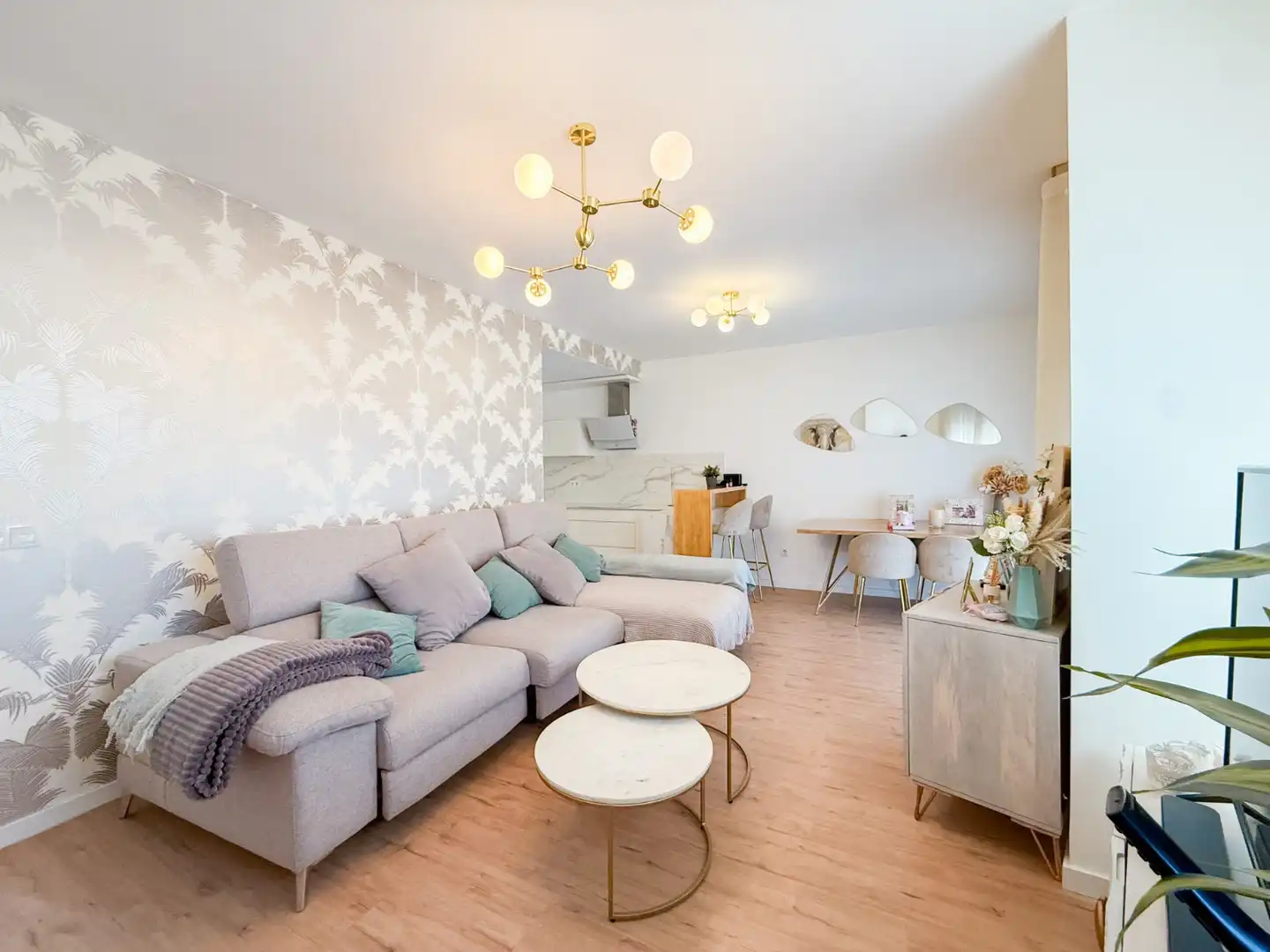 Sala de estar de Piso en venta en Águilas con Amueblado, Horno y Balcón