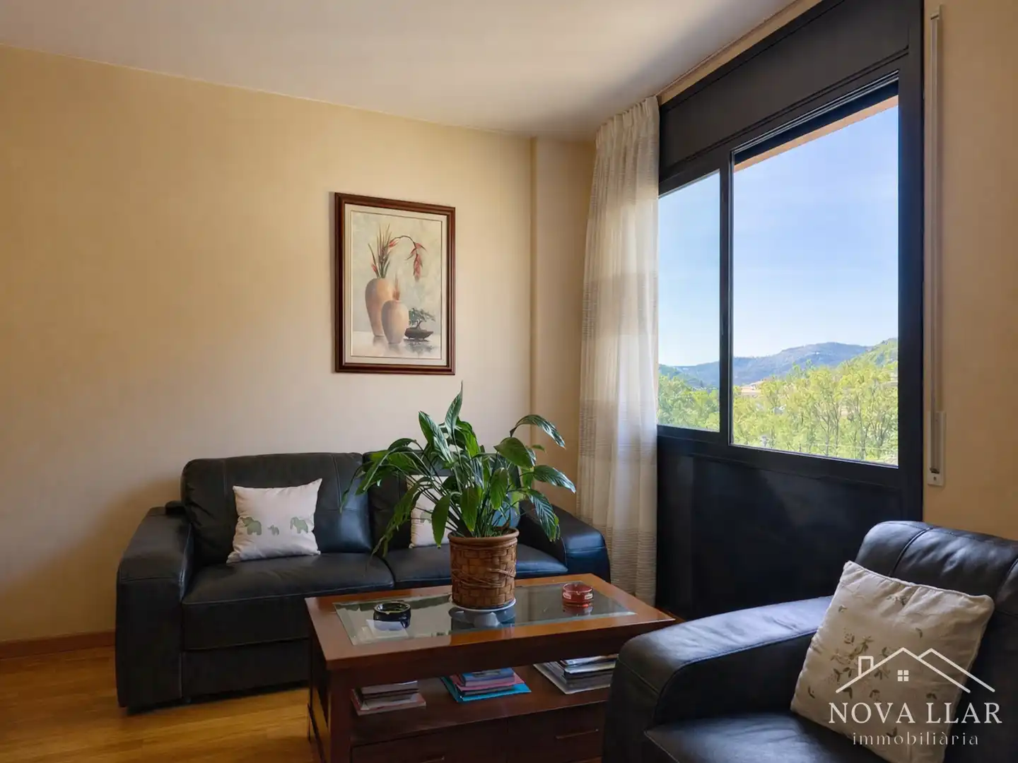 Sala de estar de Dúplex en venta en Ripoll con Calefacción, Terraza y Horno
