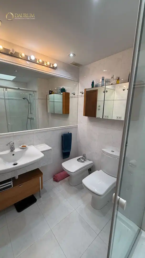 Baño de Ático en venta en Madrid con Aire acondicionado, Calefacción y Terraza