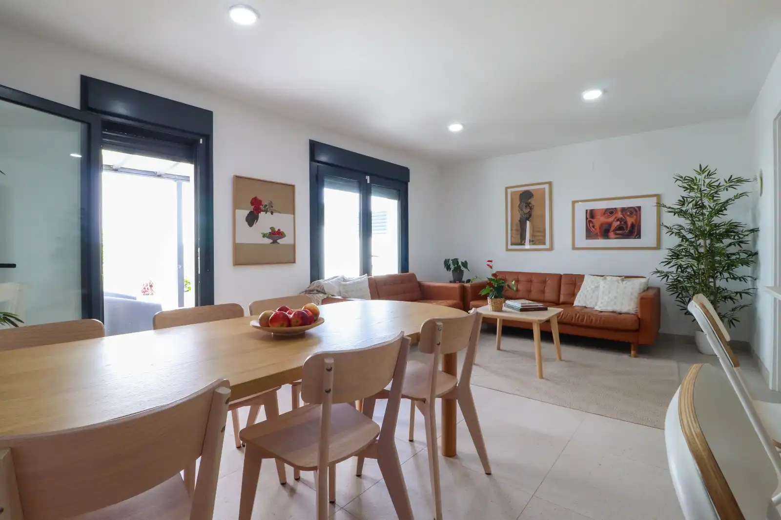 Menjador de Casa o xalet en venda en Las Palmas de Gran Canaria amb Jardí privat, Terrassa i Traster