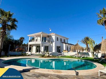 Villa con piscina in vendita a San Miguel de Salinas