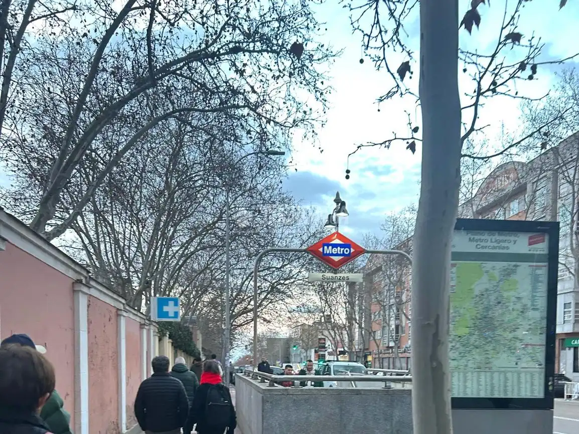 Außenansicht von Wohnung zum Verkauf in Madrid mit Klimaanlage und Heizung