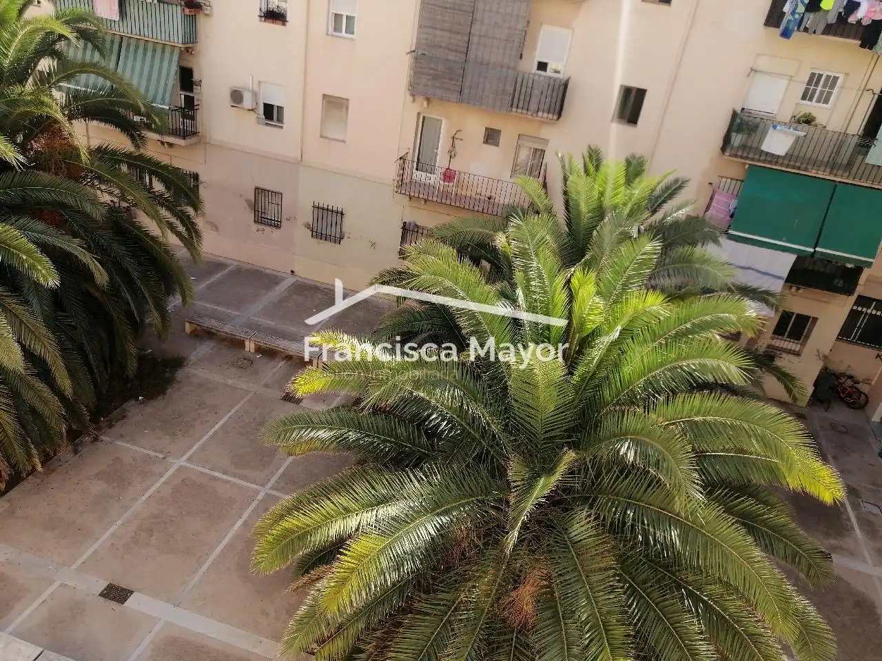 Vista exterior de Piso de alquiler en Valencia con Aire acondicionado, Terraza y Amueblado