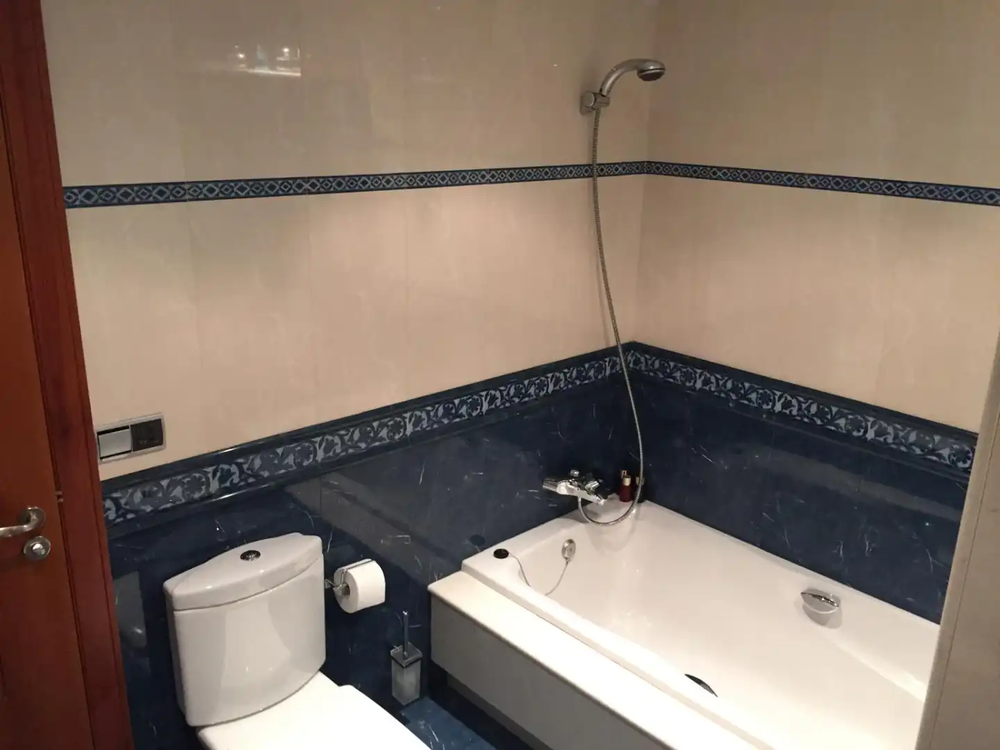 Baño de Piso de alquiler en Vilagarcía de Arousa con Calefacción, Amueblado y Horno