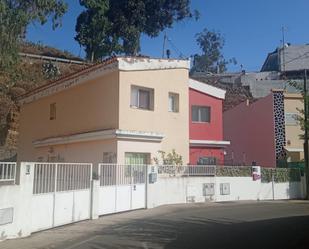 Exterior view of Building for sale in Vega de San Mateo